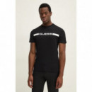 Camiseta Elástica con Logotipo Frontal de GUESS