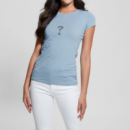Camiseta GUESS Logo Triángulo Celeste