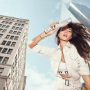 DKNY Eau de Parfum 
estuche