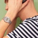 CASIO A168WEM-7 Reloj Digital Unisex – Esfera Espejo Plateada, Correa de Acero Inoxidable, Retro y Resistente Al Agua