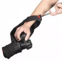 Miggö Grip & Wrap para Camaras Evil (rojo/negro)  MIGGO