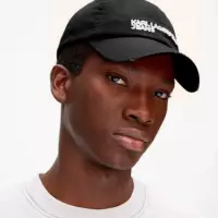 Gorra con Logotipo y Efecto Desgastado  KARL LAGERFELD JEANS