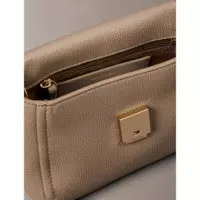 EMBLEM HW PEBBLE CROSSBODY 20 DESERT TAU