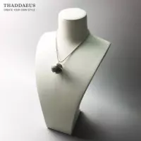 Collar bola mundo