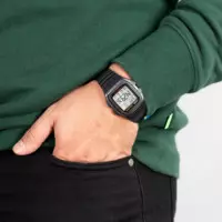 CASIO W-96H-1B Reloj Digital Hombre Deportivo Negro Wr 50M Luz Led Batería 10 Años