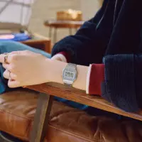 CASIO A158WEA-7 Reloj Digital Unisex – Diseño Vintage Plateado – Correa de Acero Inoxidable con Cronómetro y Alarma - A158WEA-7