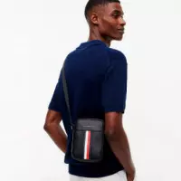 Bolso Reporter Bandolera con Cinta Distintiva  TOMMY HILFIGER