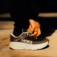 Zapatilla Bondi 7  HOKA