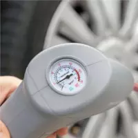 Compresor de Aire Portátil INNOVAGOODS 100W 12V con Accesorios