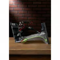 Figura Miles Morales Spiderman Marvel  DIAMOND SELECT TOYS