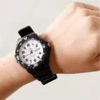CASIO MRW-200H-7B Reloj Analógico para Hombre - Esfera Blanca con Números Negros, Día y Fecha, Resistente Al Agua 100M