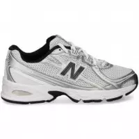 Deportivo Malla Plata+blanco  NEW BALANCE