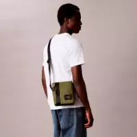 Bolso Reporter con Parche Logo Monograma  CALVIN KLEIN