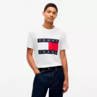 Camiseta con Cuello Redondo y Logo  TOMMY HILFIGER