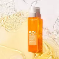 Glowing Sun Care Mist SPF50+  CLARINS