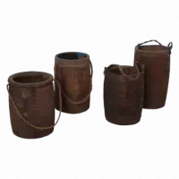 RAW MATERIALS® Antiguo Cubo para Transportar Líquidos. Origen Himalaya (nepal)